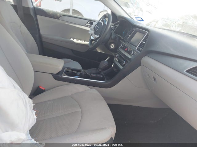Hyundai SONATA SE 2019 5NPE24AF2KH801058 Image 5