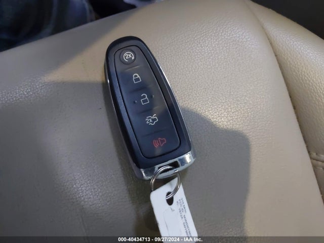 Ford Escape Titanium 2017 1FMCU9J93HUC01877 Image 11