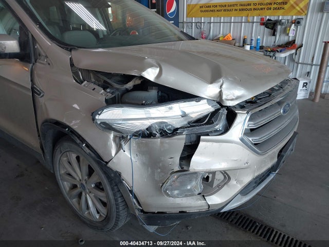 Ford Escape Titanium 2017 1FMCU9J93HUC01877 Image 6
