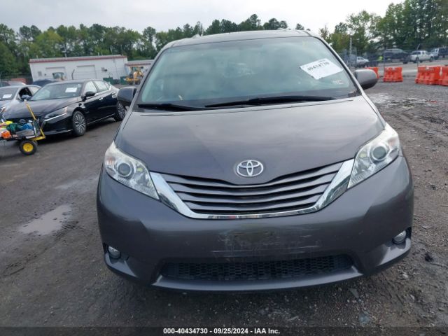 5TDYZ3DC3HS818698 Toyota Sienna Xle 8 Passenger