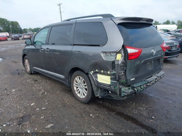 5TDYZ3DC3HS818698 Toyota Sienna Xle 8 Passenger
