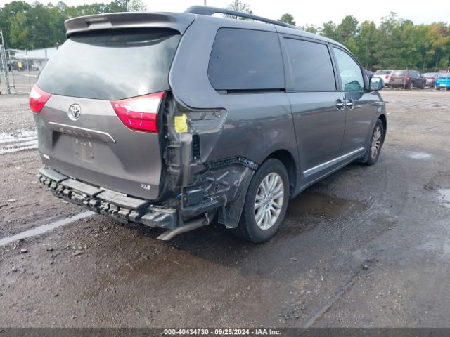 5TDYZ3DC3HS818698 Toyota Sienna Xle 8 Passenger