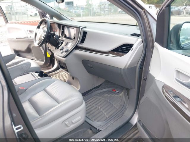 5TDYZ3DC3HS818698 Toyota Sienna Xle 8 Passenger