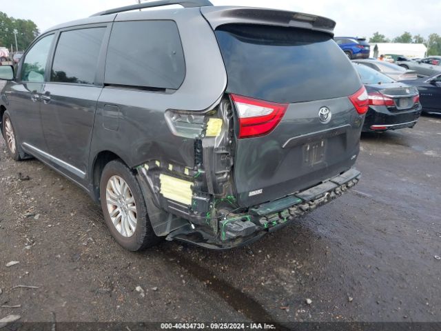 5TDYZ3DC3HS818698 Toyota Sienna Xle 8 Passenger