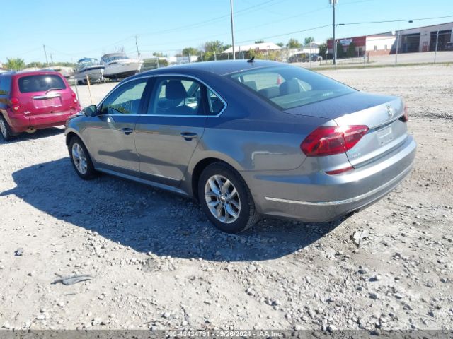 1VWAT7A39HC013155 Volkswagen Passat 1.8t S