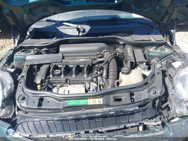 2010 MINI COOPER S CLUBMAN WMWMM3C51ATP75872 Photo 9