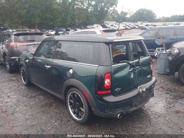2010 MINI COOPER S CLUBMAN WMWMM3C51ATP75872 Photo 2