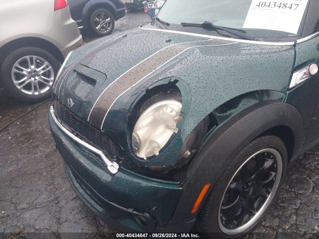 2010 MINI COOPER S CLUBMAN WMWMM3C51ATP75872 Photo 5
