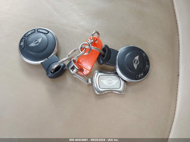 2009 MINI COOPER WMWMF33539TT69517 Photo 10