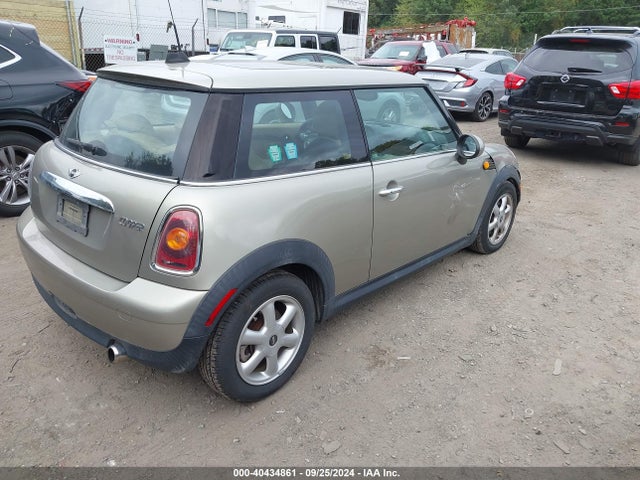 2009 MINI COOPER WMWMF33539TT69517 Photo 3