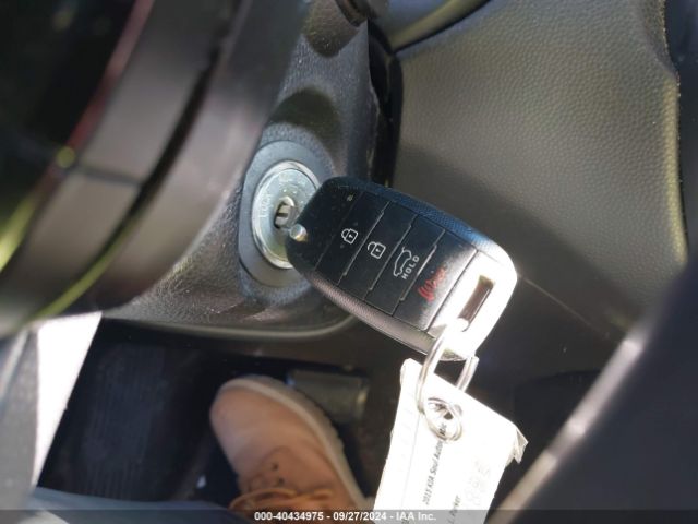 KNDJN2A22F7137670 KIA Soul