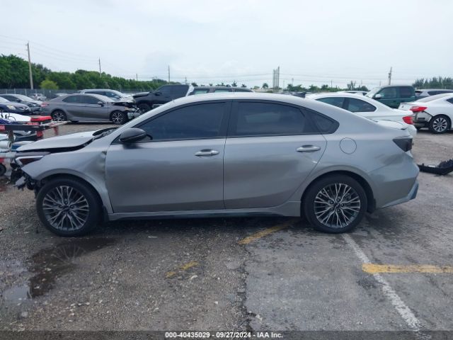 3KPF54AD8PE545126 KIA Forte Gt-line