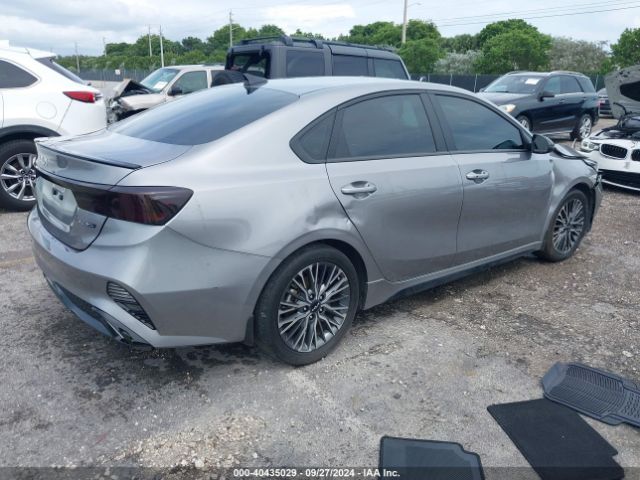 3KPF54AD8PE545126 KIA Forte Gt-line
