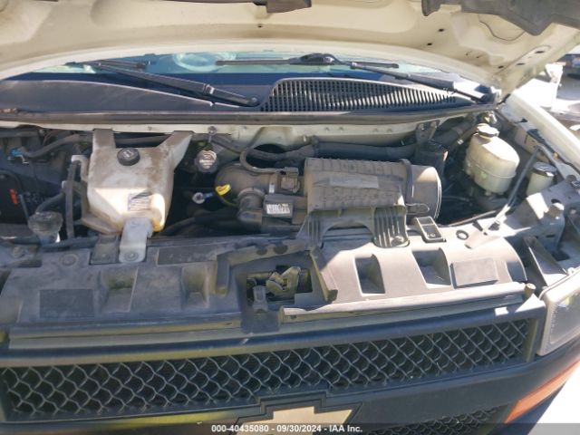 1GCWGBFG6J1172437 Chevrolet Express 2500 Work Van