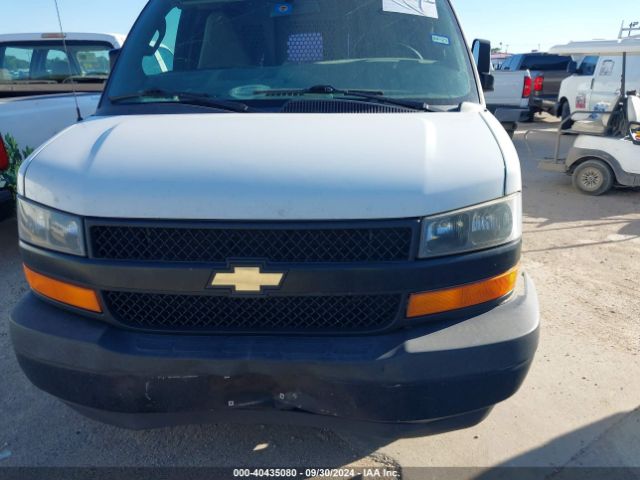 1GCWGBFG6J1172437 Chevrolet Express 2500 Work Van