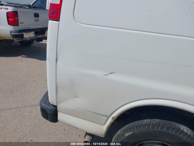 1GCWGBFG6J1172437 Chevrolet Express 2500 Work Van