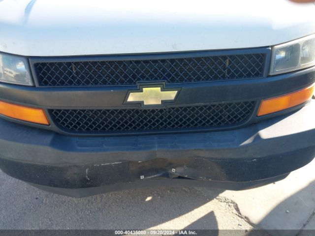 1GCWGBFG6J1172437 Chevrolet Express 2500 Work Van