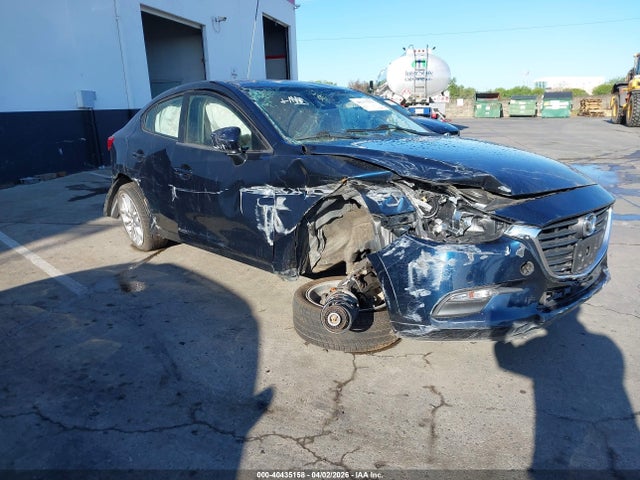 40435158 :رقم المزاد ، 3MZBN1V77HM151655 vin ، 2017 Mazda Mazda3 Touring مزاد بيع