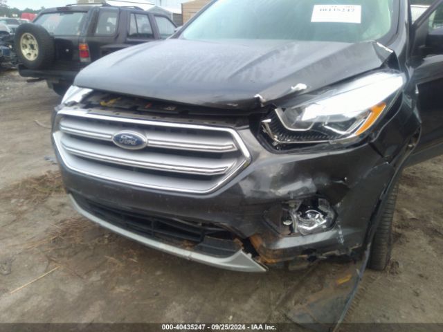 1FMCU0HD2JUC99926 Ford ESCAPE SEL