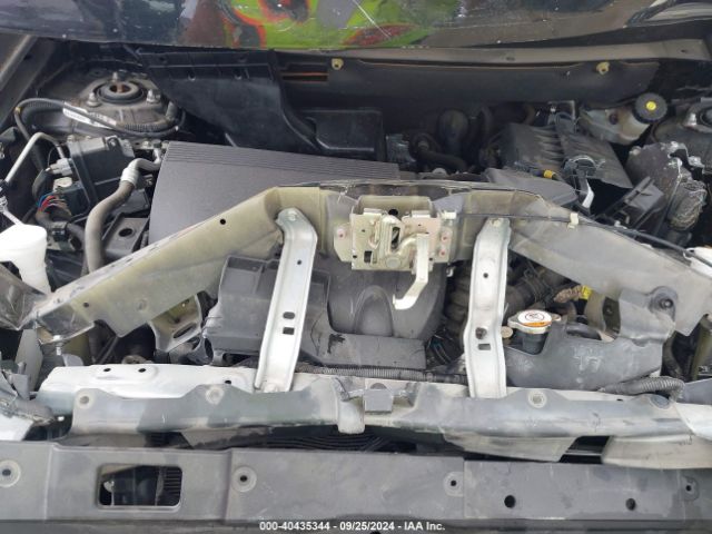 JA4AD3A39JJ000586 Mitsubishi Outlander Sel