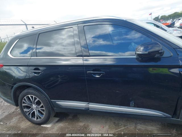 JA4AD3A39JJ000586 Mitsubishi Outlander Sel