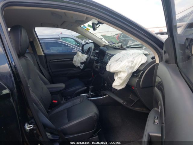 JA4AD3A39JJ000586 Mitsubishi Outlander Sel