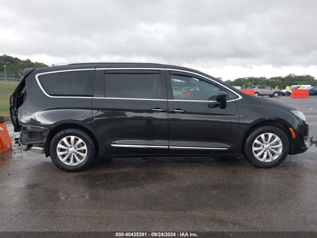 2C4RC1EG3JR111269 Chrysler Pacifica Touring L Plus