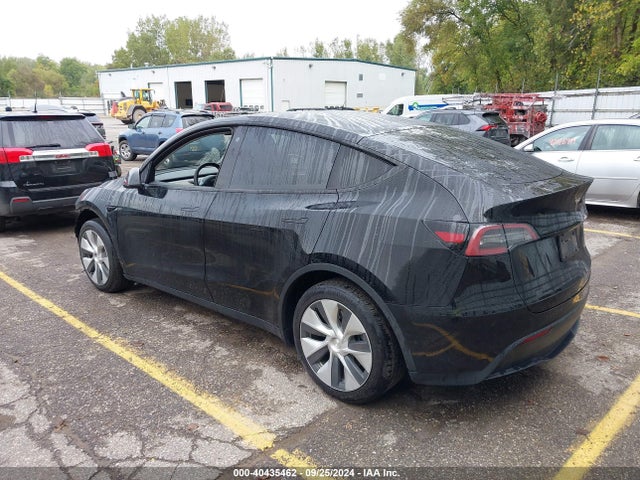2023 TESLA MODEL Y 7SAYGAEE1PF646140 Photo 2