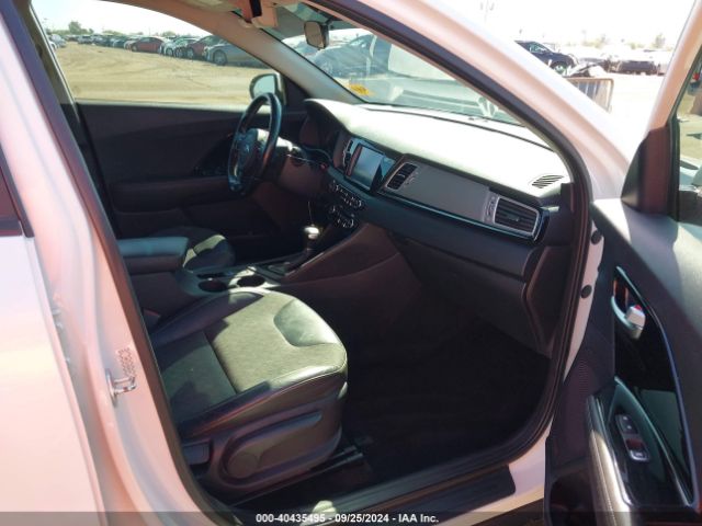 KNDCC3LC6H5061783 KIA NIRO EX