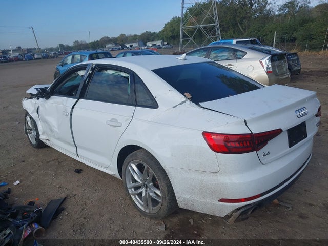 2017 AUDI A4 WAUKMAF49HN059377 Photo 2