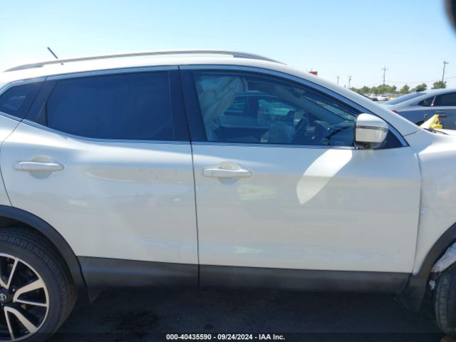 JN1BJ1CPXHW035421 Nissan Rogue Sport Sl