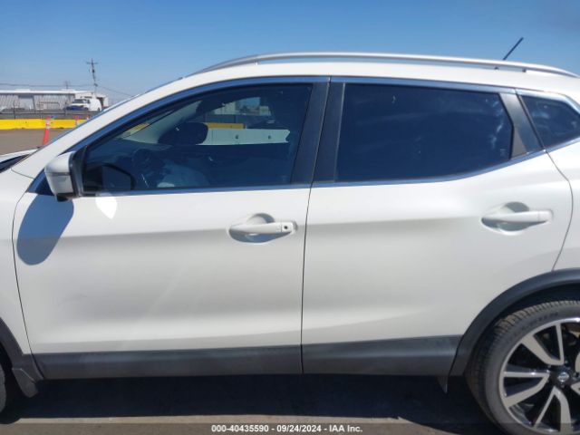 JN1BJ1CPXHW035421 Nissan Rogue Sport Sl