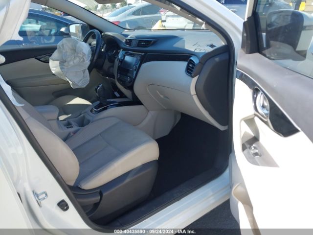 JN1BJ1CPXHW035421 Nissan Rogue Sport Sl