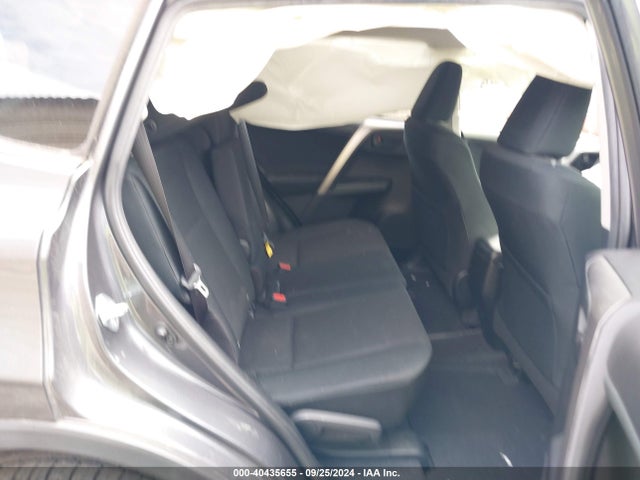 Toyota RAV4 LE 2018 JTMZFREV8JJ724982 Image 8