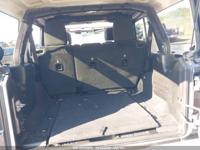 1C4HJXDG3KW576827 Jeep Wrangler Unlimited Sport S 4x4