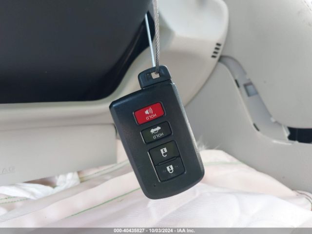 4T1BD1FK9EU116840 Toyota Camry Hybrid Le
