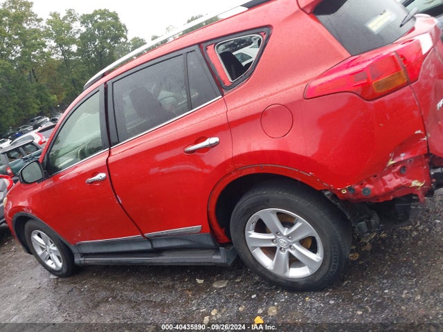 Toyota RAV4 LE 2015 JTMZFREVXFJ030348 Image 14