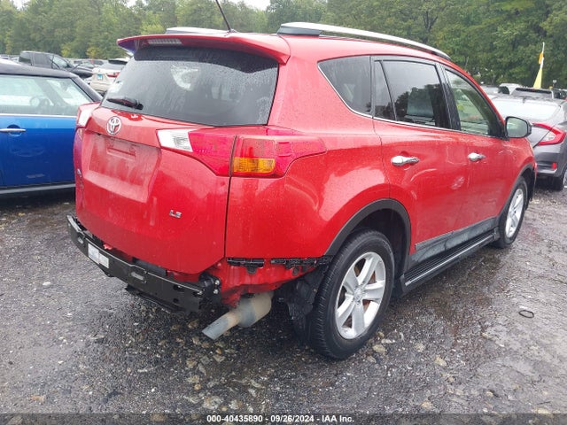 Toyota RAV4 LE 2015 JTMZFREVXFJ030348 Image 4