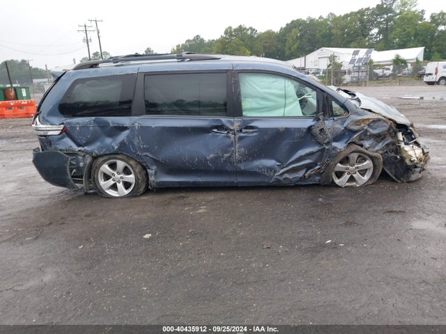 Toyota Sienna Le 8 Passenger 2017 5TDKZ3DC1HS843587 Image 13