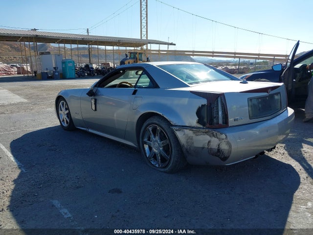 2004 CADILLAC XLR 1G6YV34A645601837 Photo 2
