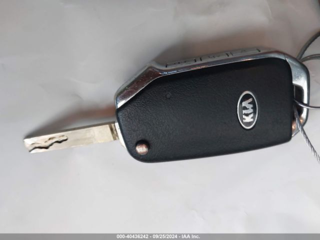 KNDJ23AU2L7109279 KIA SOUL LX