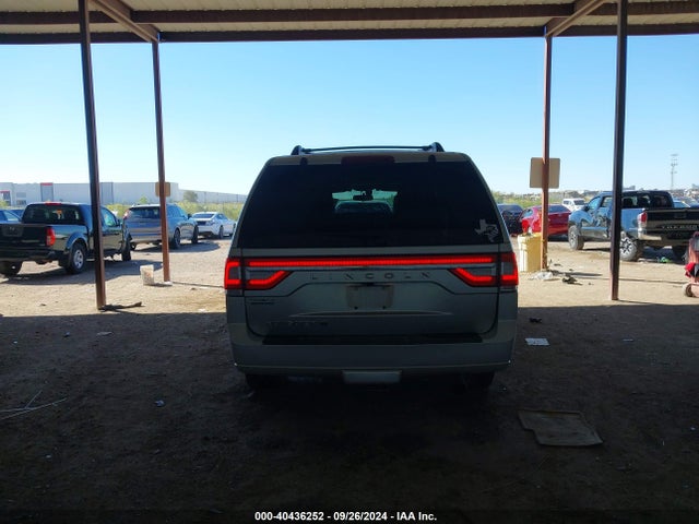 5LMJJ3HT4HEL11309 Lincoln Navigator L Select