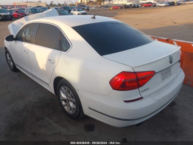 1VWAT7A30GC021319 Volkswagen Passat 1.8t S