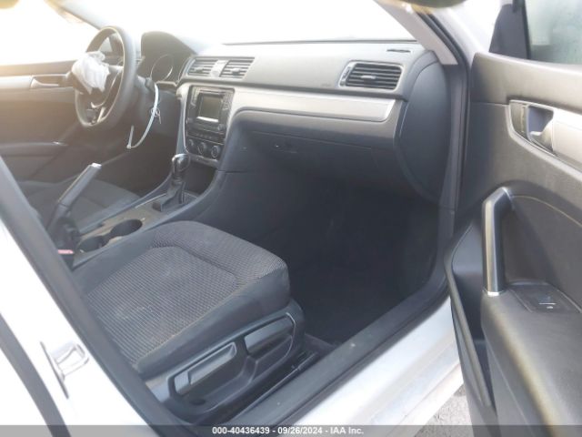 1VWAT7A30GC021319 Volkswagen Passat 1.8t S