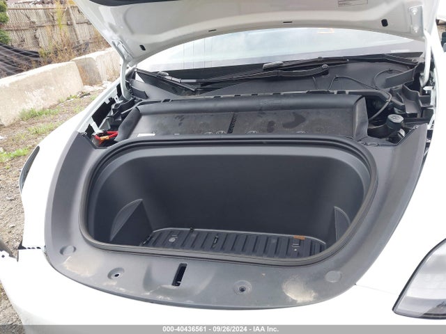 2024 TESLA MODEL Y 7SAYGDEE4RA292759 Photo 9
