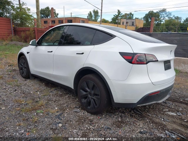 2024 TESLA MODEL Y 7SAYGDEE4RA292759 Photo 2