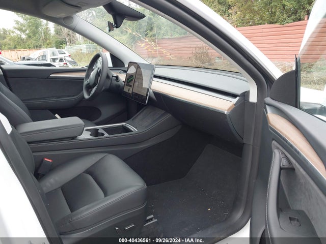 2024 TESLA MODEL Y 7SAYGDEE4RA292759 Photo 4