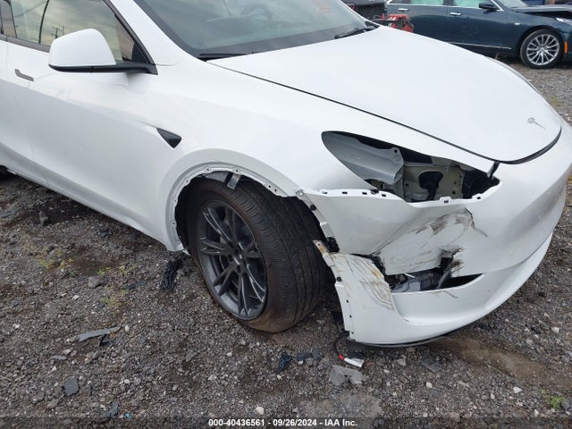 2024 TESLA MODEL Y 7SAYGDEE4RA292759 Photo 5