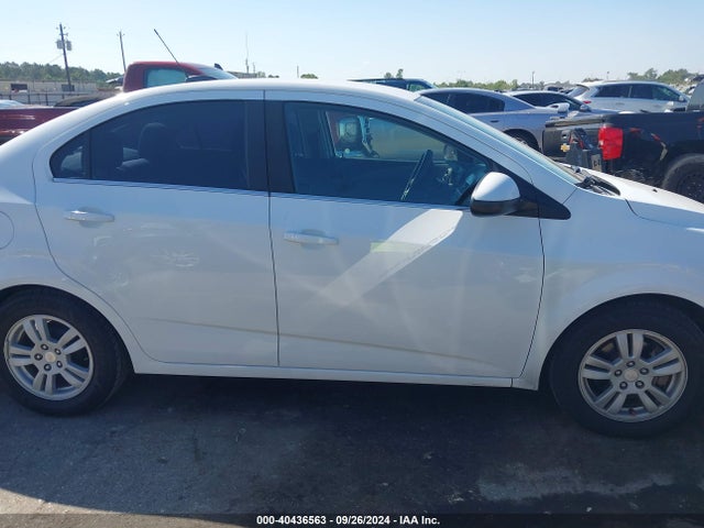 Chevrolet Sonic Lt Auto 2015 1G1JC5SHXF4127523 Image 13