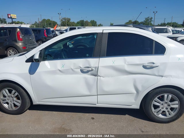 Chevrolet Sonic Lt Auto 2015 1G1JC5SHXF4127523 Image 14
